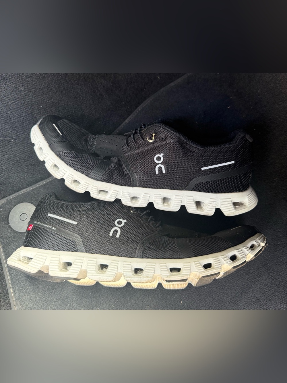 On Running Black Athletic Cloud-Style Men's Shoes with White Sole size 10